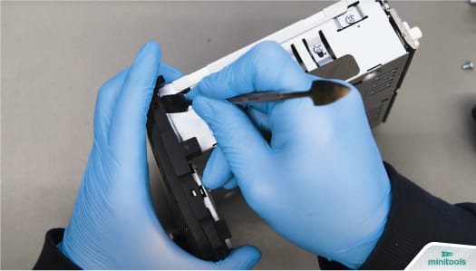 How to disassemble the car stereo of Dacia and Renault
