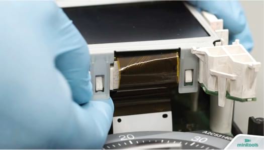 How to unhook the metal frame of Alfa Romeo 159, 8C, Brera and Spider dashboards LCD screen