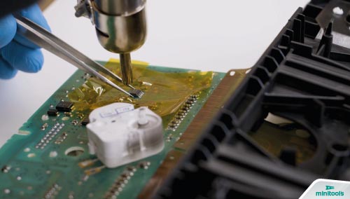 How to de-solder the 93C86 EEPROM from the instrument panels PCB of Mercedes G-Class W463 and C-Class CL203 – S203 – W203