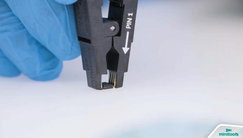 How to connect the EEPROM 93C86 to the programmer using a SOP-8 test clip