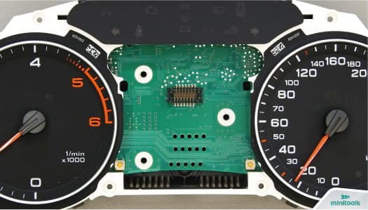 LCD screen connector on Audi A4 B8, A5 8T / 8F, A6 C6. Q5 8R and Q7 4L instrument clusters PCB