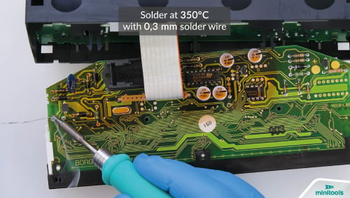 How to solder back the display housing of BMW 3 Series OBC